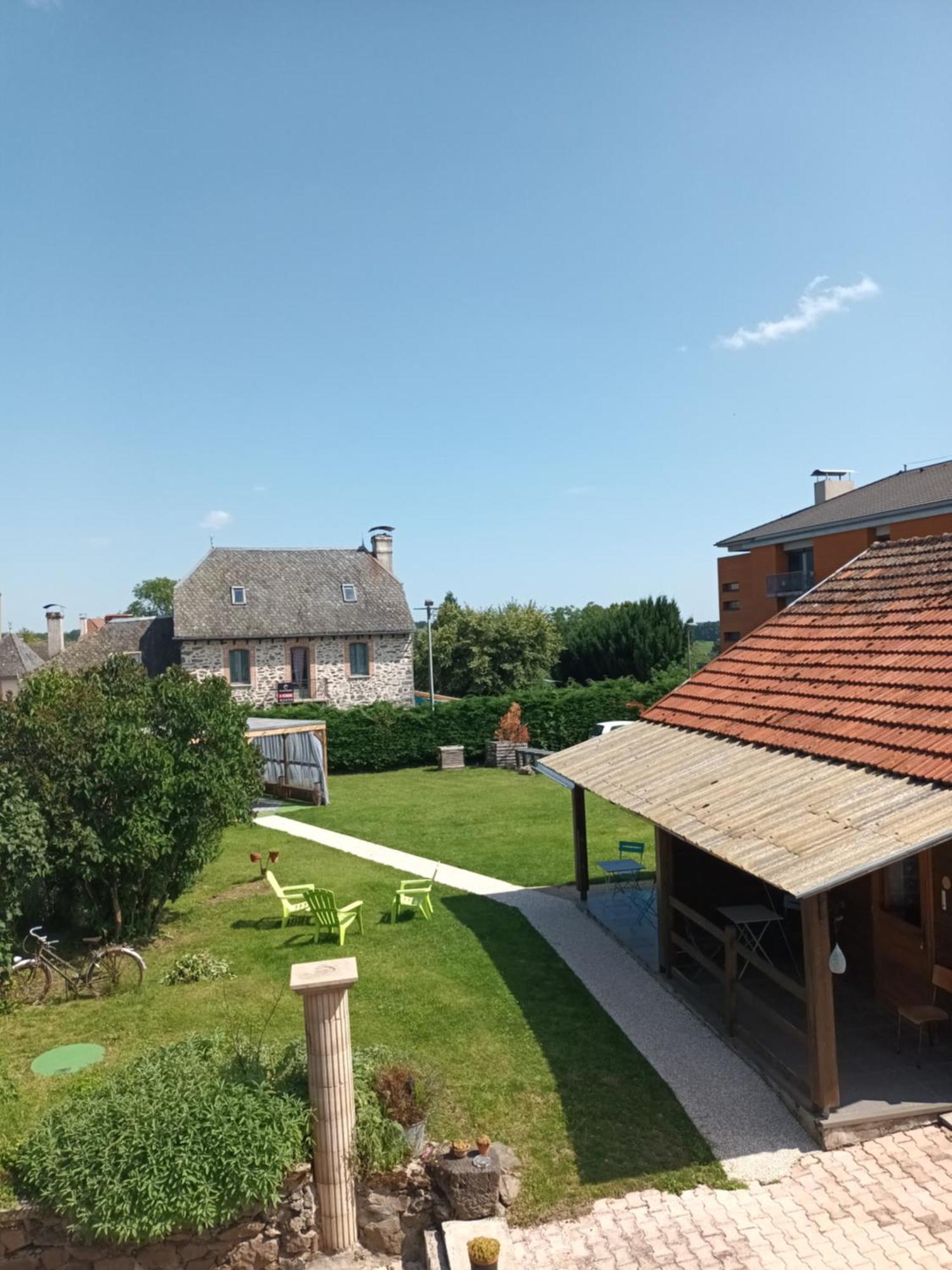 Le Miraillet, Gite Saint-Illide Exterior photo
